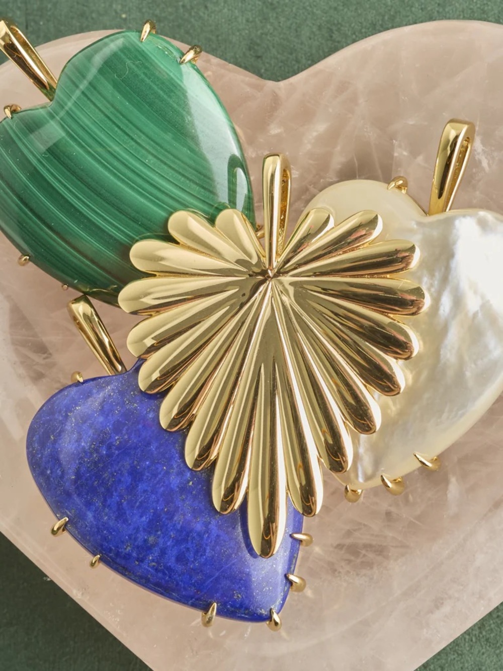 Jane win heart palm pendant and chain - Picture 3 of 4